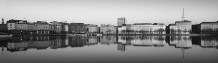Hamburg Binnenalster 0.1  –  140 x 41 cm  – Druck hinter Plexiglas mit Aufhängung
